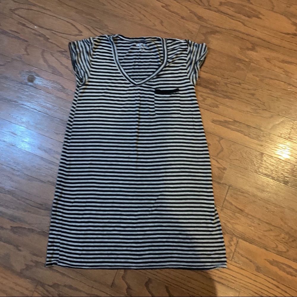 🎈 5/$25 🎈Sleep Tee